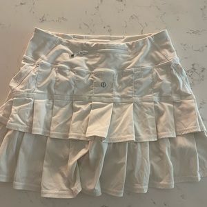 Lululemon white tennis skirt